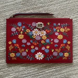 Gucci flower pouch